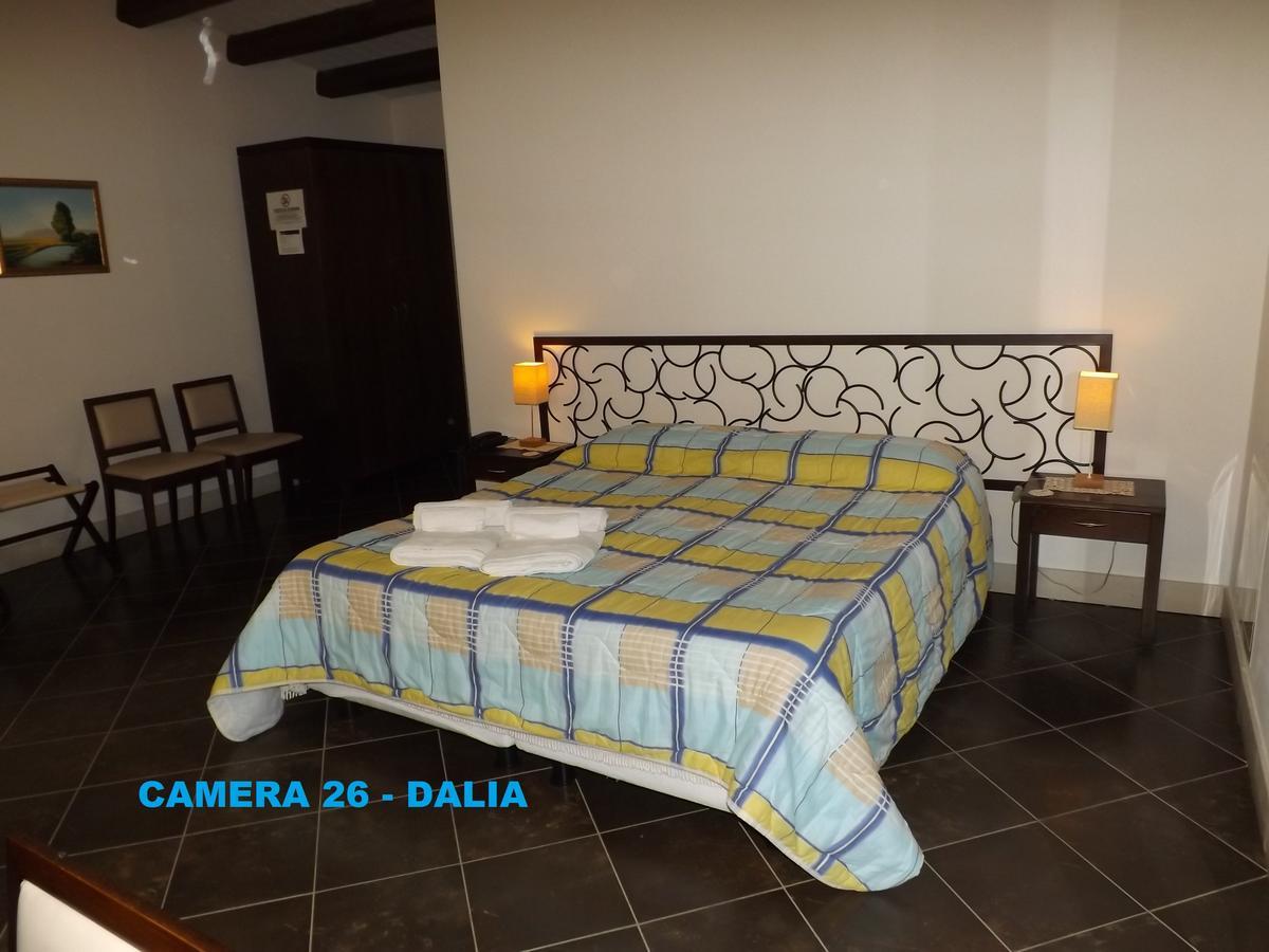Vila Lebaronie Scicli Exteriér fotografie